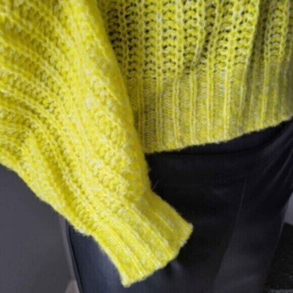 Anthropologie Oversized Cropped Wool V Neck Knit Sweater NWT Sz S - Picture 6 of 10